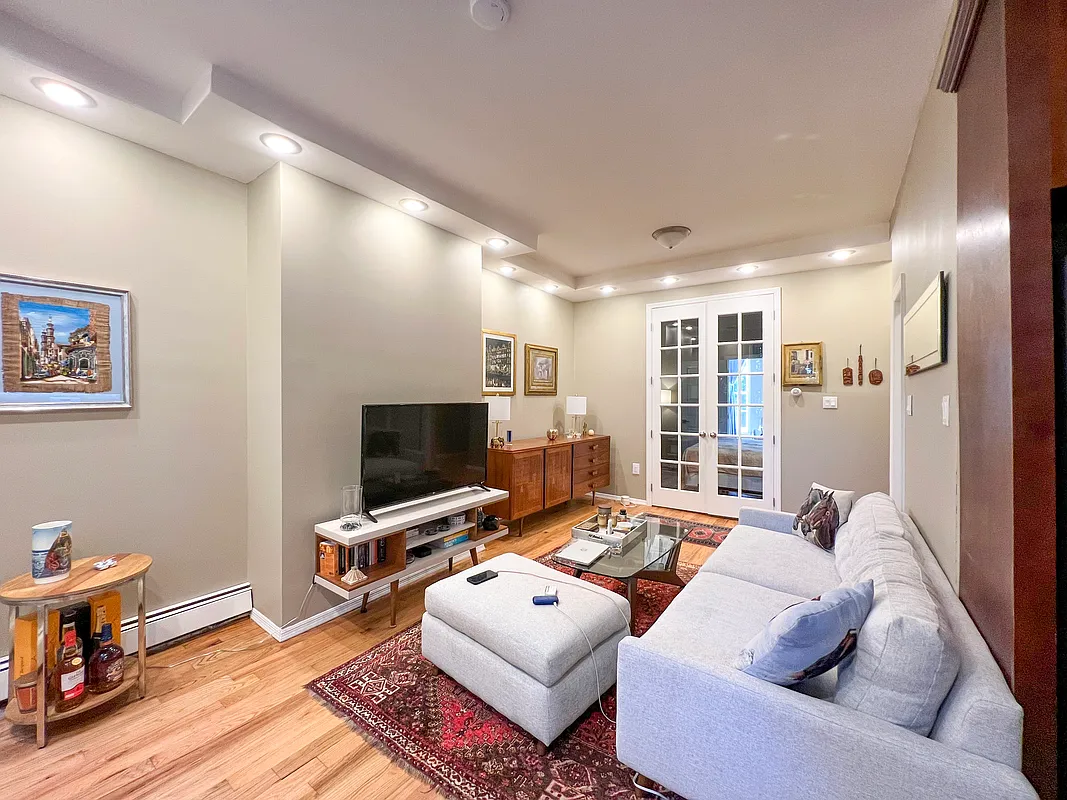 68 Covert St